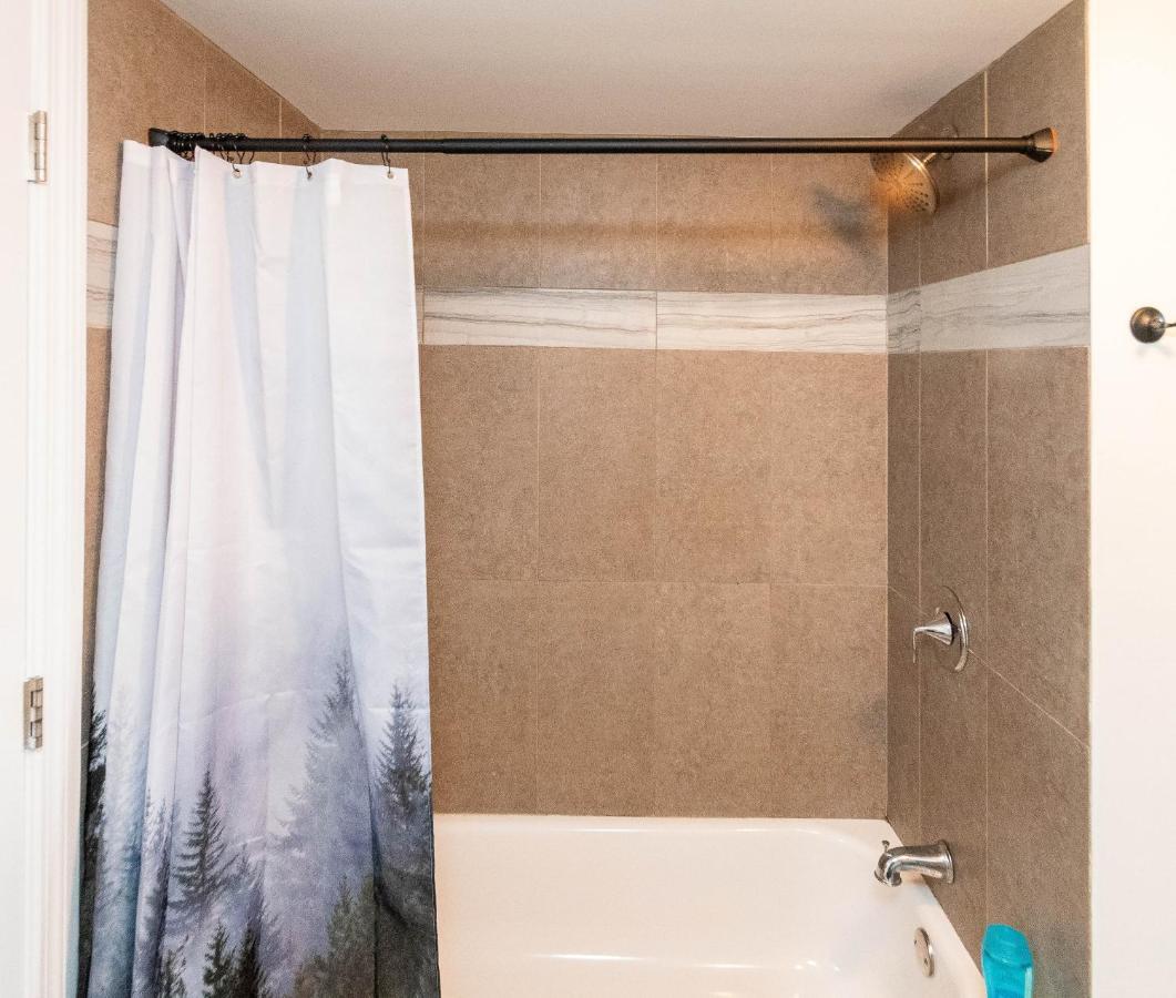 Cozy Creek Inn North Branch Екстериор снимка